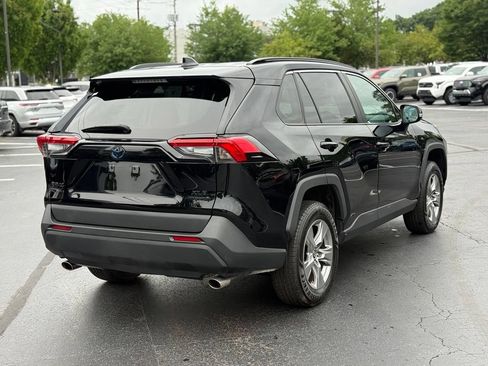 Certified 2022 Toyota RAV4 XLE w/ XLE Grade Weather Package AWD/4WD image 7