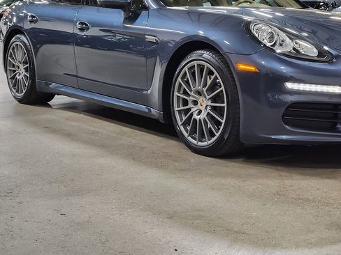 Used 2014 Porsche Panamera 4 image 17