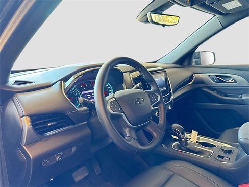 Used 2023 Chevrolet Traverse LT w/ Midnight/Sport Edition image 9