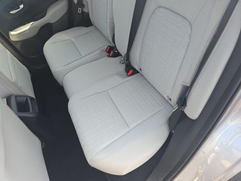 Certified 2025 Honda HR-V LX image 13