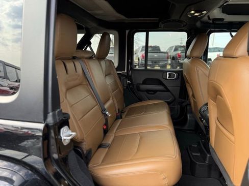 Used 2022 Jeep Wrangler Unlimited Sahara w/ Cold Weather Group image 21