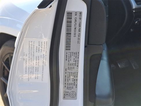 Used 2021 Jeep Grand Cherokee SRT image 26