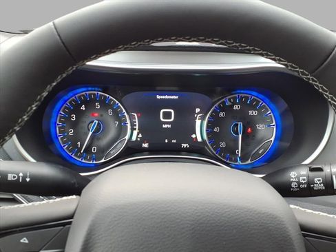 New 2026 Chrysler Pacifica Limited w/ Uconnect Theater Family Group image 33