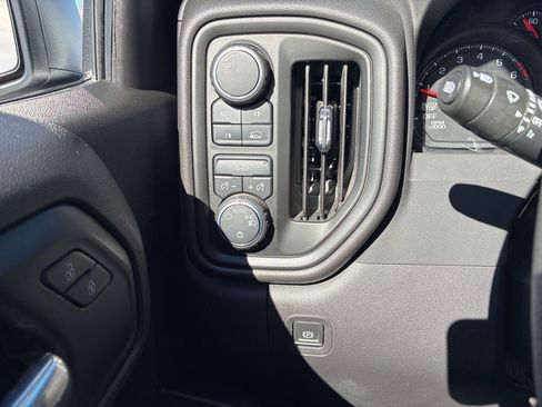 Used 2022 Chevrolet Silverado 1500 Custom image 23