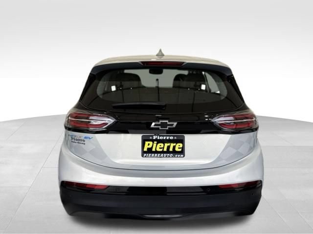 Used 2022 Chevrolet Bolt LT w/ Infotainment Package FWD image 3