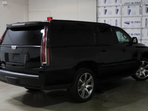 Used 2019 Cadillac Escalade ESV Luxury image 5