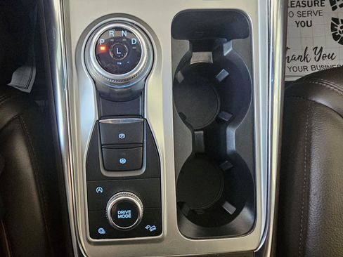 Used 2022 Ford Explorer King Ranch w/ Premium Technology Package image 25