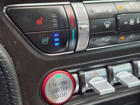 Used 2019 Ford Mustang Premium RWD image 22