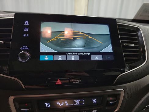 Used 2024 Honda Passport TrailSport image 16