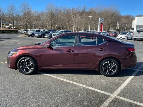 Used 2024 Nissan Sentra SV image 4