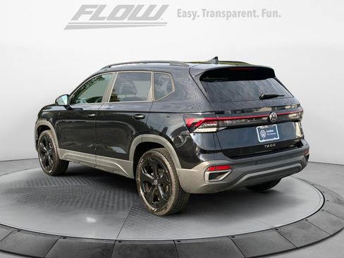 Certified 2026 Volkswagen Taos SE AWD/4WD image 6