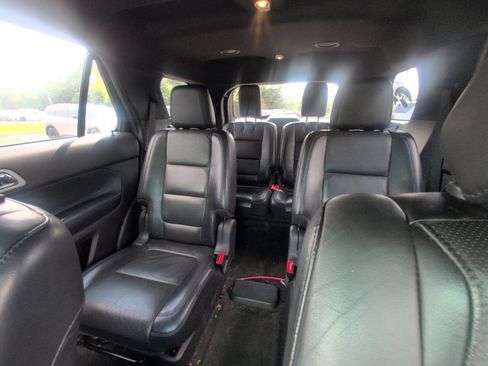 Used 2015 Ford Explorer Limited w/ Equipment Group 301A AWD/4WD image 21