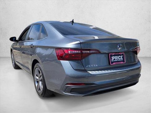 Used 2023 Volkswagen Jetta SE image 8