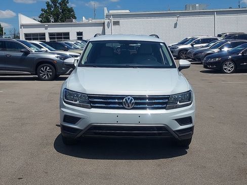 Used 2019 Volkswagen Tiguan SE w/ 3rd Row Seat Package AWD/4WD image 2