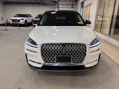 Used 2023 Lincoln Corsair AWD w/ Equipment Group 101A image 5
