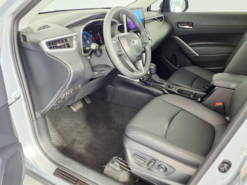 Used 2025 Toyota Corolla Cross XLE w/ Convenience Package AWD/4WD image 14