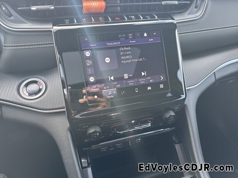 Certified 2025 Jeep Grand Cherokee Laredo X image 34