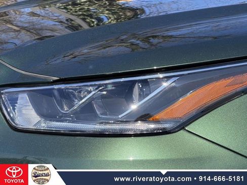 Used 2023 Toyota Highlander Limited image 9