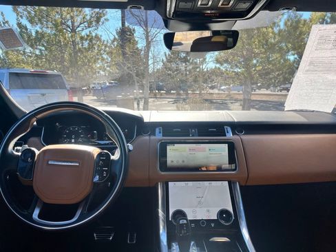 Used 2018 Land Rover Range Rover Sport HSE Dynamic image 18