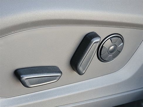 Used 2021 Ford Explorer Platinum w/ Equipment Group 601A image 27