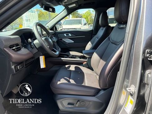 New 2026 Ford Explorer Platinum image 10