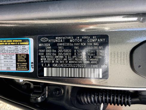 Used 2025 Genesis GV80 3.5T AWD/4WD image 36