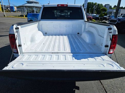 Used 2018 RAM 1500 Classic SLT AWD/4WD image 11