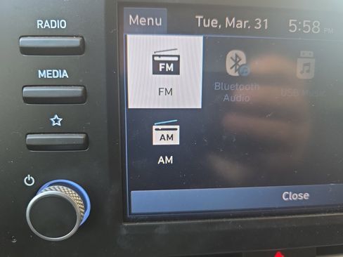 Used 2025 Hyundai Elantra SE image 14