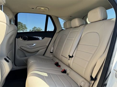 Used 2022 Mercedes-Benz GLC 300 image 21