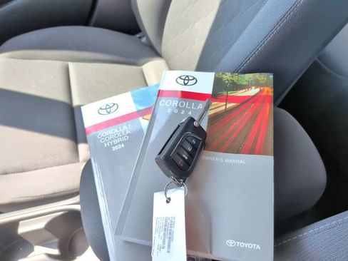 Used 2024 Toyota Corolla LE image 20