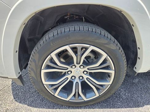 Used 2025 RAM 1500 Tungsten AWD/4WD image 23