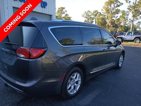 Certified 2020 Chrysler Pacifica Touring-L Plus w/ Tire & Wheel Group FWD image 9