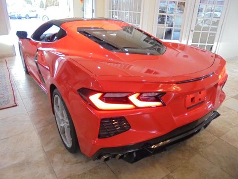 Used 2021 Chevrolet Corvette Stingray Coupe w/ 1LT image 17