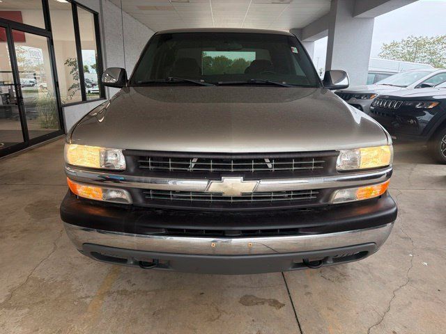 Used 2001 Chevrolet Silverado 1500 LS w/ Firm Ride Suspension Pkg AWD/4WD image 12