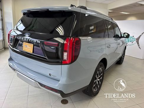 Certified 2025 Ford Expedition Platinum AWD/4WD image 9