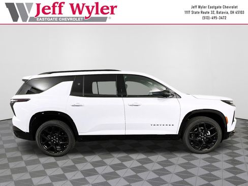 New 2026 Chevrolet Traverse RS w/ LPO, Floor Liner Package FWD image 35