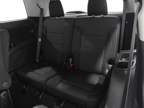 Used 2023 GMC Acadia SLE image 20