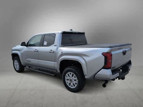 Used 2026 Toyota Tacoma SR5 AWD/4WD image 4