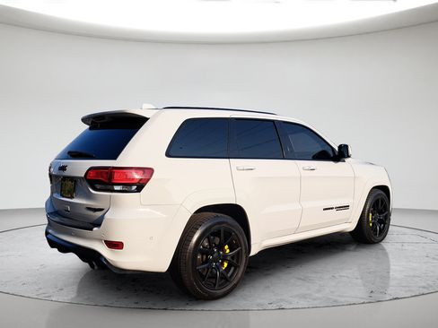 Used 2018 Jeep Grand Cherokee Trackhawk AWD/4WD image 3