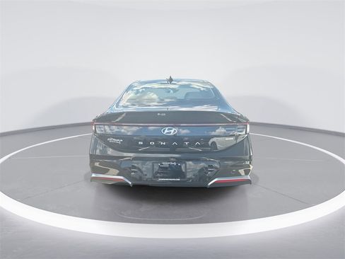 New 2025 Hyundai Sonata Limited image 7