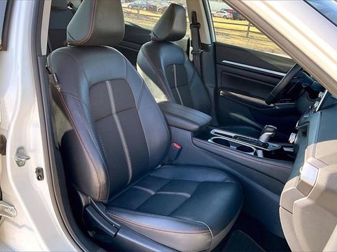 Used 2025 Nissan Altima 2.5 SR image 6