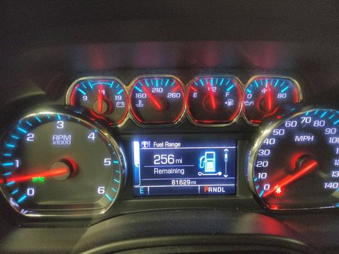 Used 2018 Chevrolet Suburban LT image 23