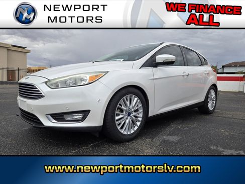 Used 2015 Ford Focus Titanium w/ Titanium Cold Weather Package FWD image 1