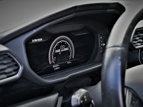 Used 2021 Lamborghini Urus image 12