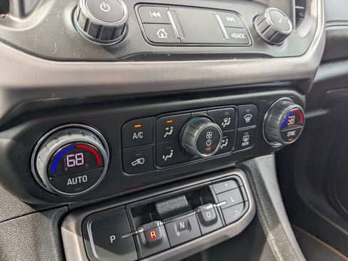 Used 2023 GMC Acadia AT4 AWD/4WD image 18