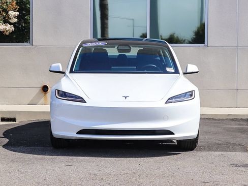 Used 2025 Tesla Model 3 Long Range RWD image 2