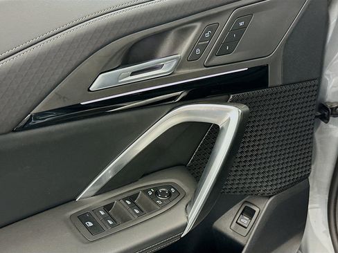 Used 2025 BMW X2 xDrive28i image 15