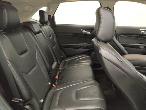 Used 2020 Ford Edge Titanium w/ Equipment Group 301A FWD image 19
