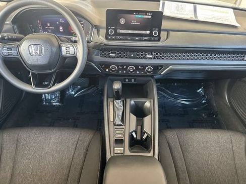 Used 2025 Honda Accord SE image 10