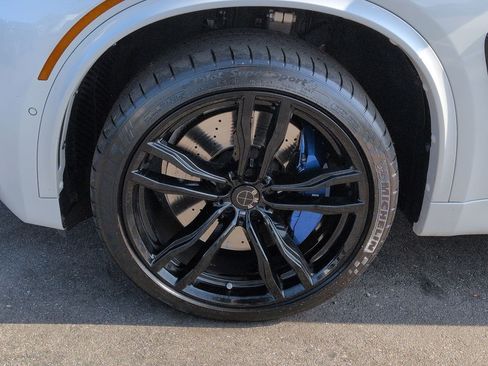 Used 2018 BMW X5 M AWD/4WD image 28
